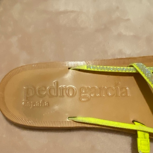 Pedro Garcia Swarvoski Crystal Yellow 
Strappy Thong
Sandal Sz 40 US 9.5 - Picture 8 of 14